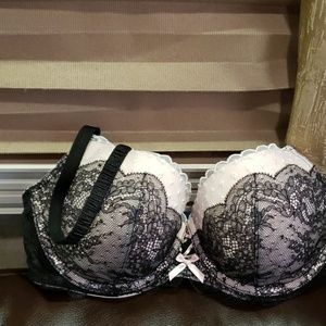 Victoria Secrets Black & Pink Push Up Bra-34 D